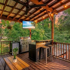 Private Deck w/ Outdoor Kitchen & Jacuzzi Tub
