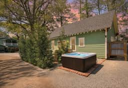 Island Retreat - Great for Large Groups