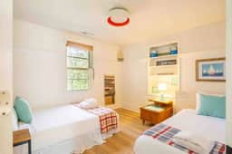 Hip Island House — Newly Renovated!