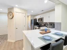30+ Day Stay | Pool • 2 Ensuite BRs • James Island