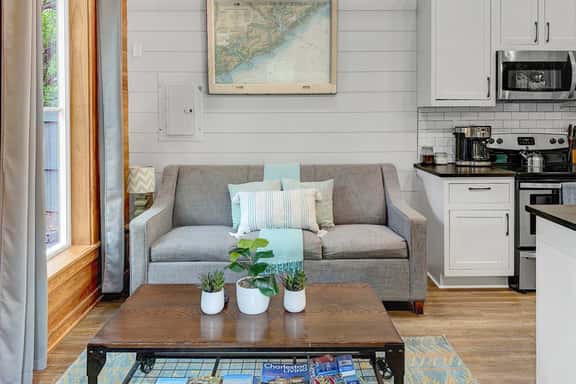 Island Retreat - Great for Large Groups - Image 1