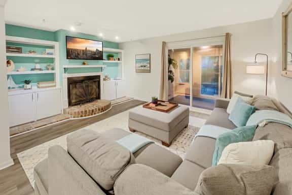 5 Min to Beach, Renovated Townhome - Image 1
