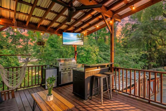 Private Deck w/ Outdoor Kitchen & Jacuzzi Tub - Image 1
