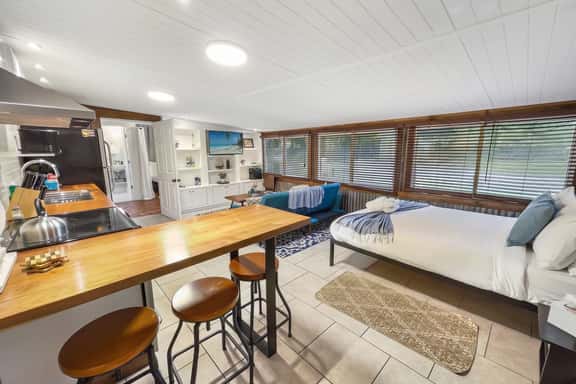 Island Hideout - Image 1