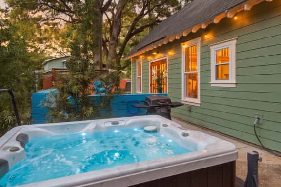 Private Hot Tub Island Cottage Near Folly Beach - Image 1