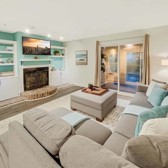 5 Min to Beach, Renovated Townhome - Image 1