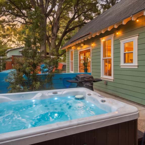 Private Hot Tub Island Cottage Near Folly Beach - Image 1