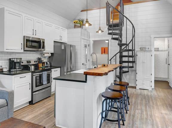 Island Retreat - Great for Large Groups