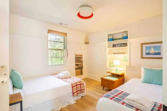 Hip Island House — Newly Renovated!