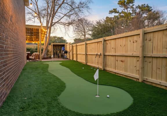 Hot Tub, Putting Green in the Heart of Mt. Pleasant 2-Stories