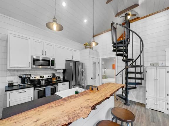 Cozy Island Cottage
