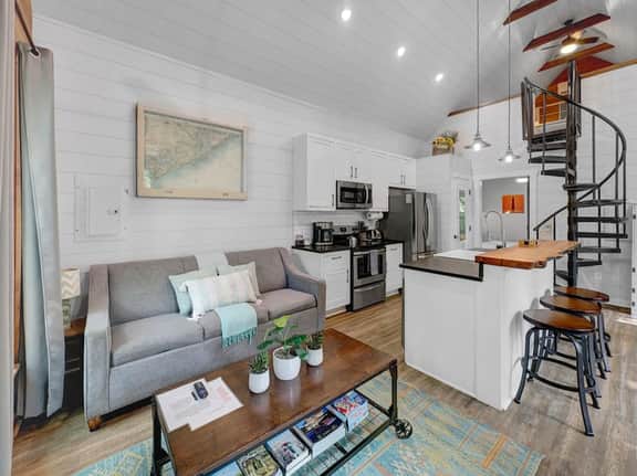 Cozy Island Cottage