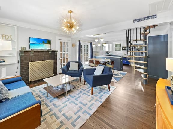 3BR Riverland Terrace | Walk to Theater + Eats