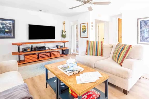 Hip Island House — Newly Renovated!