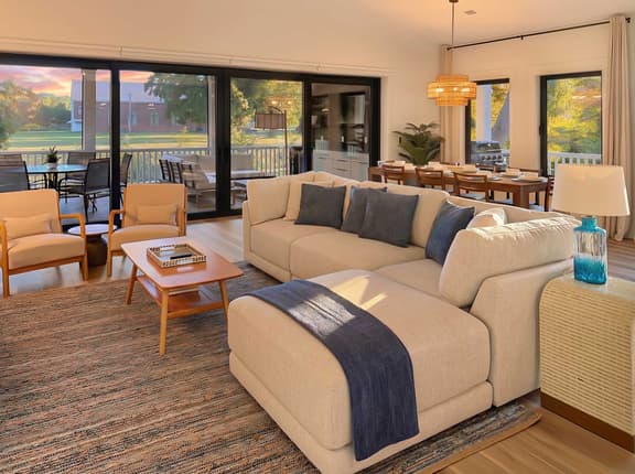 High-End New Build | Folly & DT w/ Hot Tub